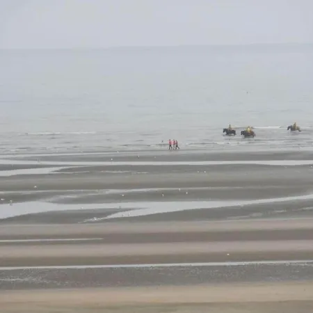 In Near The Coast, Cleaning Included Апартаменты
